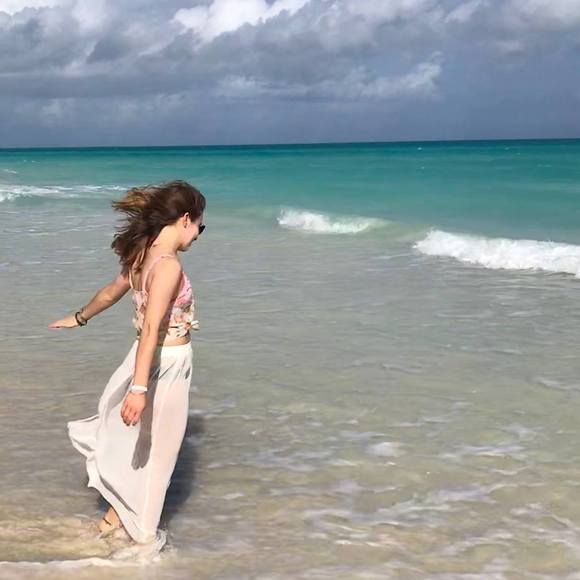 Meet your Posher, Riane - Picture 1 of 1